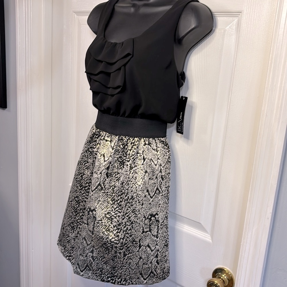 BCX black sleeveless dress, size large, NWT.